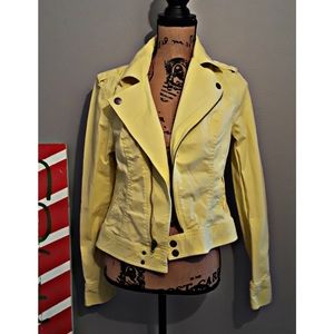 Mudd yellow jacket